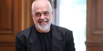 BE gabon që ndërpret komunikimin me Rusinë, Rama për Politico: Pranojmë SHBA të nisë operacione ushtarake nga Shqipëria...