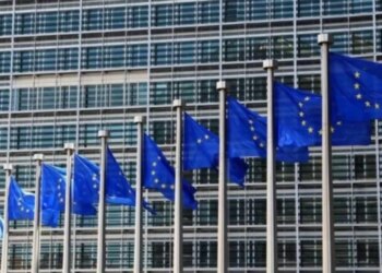 BE sanksione të reja ndaj Rusisë për të ndaluar ndihmën e kompanive europiane në tregtimin e naftës ruse