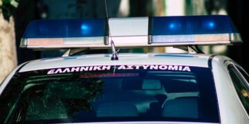 Babë e bir me origjinë shqiptare arrestohen për shitje droge në kafenenë e tyre në Selanik