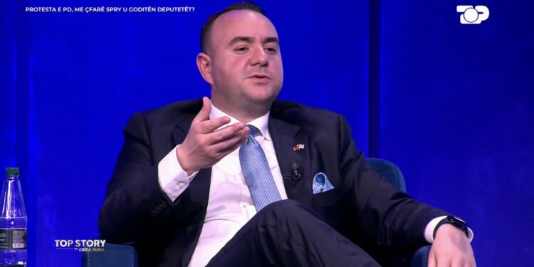 Balliu në Top Story: U lëndova në protestën para Kryeministrisë; spraji new entry, më goditën me shkop gome