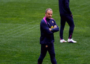 Barcelona dhe Flick ankuan te delegati, UEFA kërkon që Atletiko Madrid të shkurtojë barin e fushës