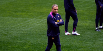 Barcelona dhe Flick ankuan te delegati, UEFA kërkon që Atletiko Madrid të shkurtojë barin e fushës