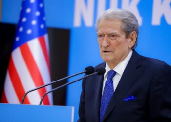 Berisha: Qytetarët ngrihen me dinjitet, jo me dhunë; Shqipëria nuk hesht më