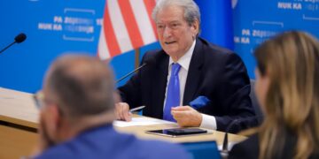 Berisha: Shkarkoni ChatGPT dhe Gemini, do t'ju ndihmojnë për t'i kundërvënë qeverisë