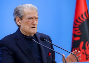 Berisha akuzon kryeministrin: Pse Edi Rama fshehu pjesëmarrjen në samitin global në Spanjë?