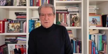 Berisha i përgjigjet Ramës: Pensionistët marrin sa 2 kg domate në muaj për rrogat dhe pensionet.