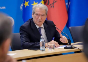 Berisha paralajmëron një ditë përpara mbledhjes së Gjykatës së Lartë për masat e arrestit: Veliaj do të përfitojë, ndërsa Sadushi rrezikon sigurinë e vendit.