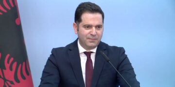 Bizneset kërkojnë lehtësira për karburantet; Malaj: Ndihma fillimisht për shtresat në nevojë