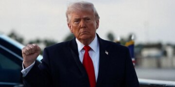 Bllokada në Ngushticën e Hormuzit, Trump paralajmëron: Do të shkatërrojmë çdo anije që afrohet