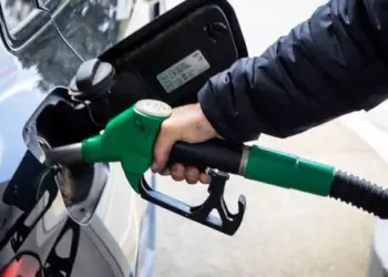 Bordi i Transparencës vendos uljen e çmimit të naftës, ndërsa çmimi i benzinës vazhdon të mbetet i njëjtë.