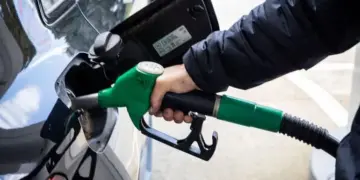 Bordi i Transparencës vendos uljen e çmimit të naftës, ndërsa çmimi i benzinës vazhdon të mbetet i njëjtë.