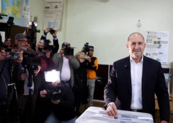 Bullgaria voton sot: e teta parlamentare në pesë vjet, ish-presidenti pro-rus kryeson sondazhet