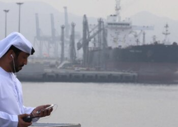 Dalja e Emirateve të Bashkuara Arabe nga OPEC rrit tensionet energjetike dhe përçarjet në Gjirin Persik