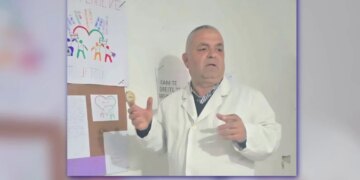 Debat për mësuesin që ndërroi jetë, opozita akuzon ministren në komision për Alban Bejlerin; Kumbaro reagon ashpër