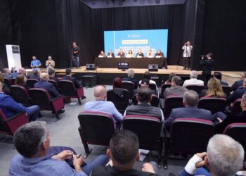 Debat rreth kufijve dhe mungesës së financave pas ndarjes së re të bashkive