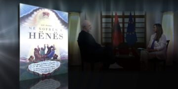 “Disa individë të shkëlqyer”/ Kryeministri Rama ndan përvojat nga libri i tij të ri “Në Sofrën e Hënës”, sonte në “Exclusive” në orën 20:15.