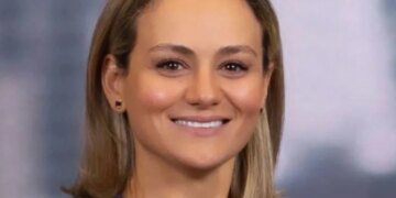 Drejtuesja shqiptare e JP Morgan akuzohet për abuzim seksual: dyshohet se kërcënoi, drogoi punonjësin për favore seksuale