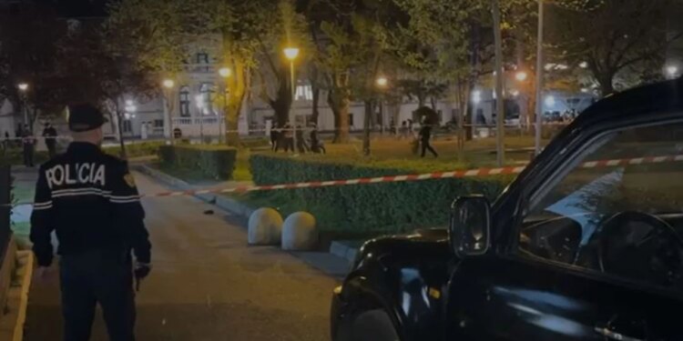 Dy të plagosur me thikë në qendër të Shkodrës, një nga ta është i mitur. Dyshohet se konflikti ka involvuar disa adoleshentë 18-vjeçarë.