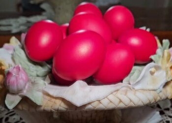 E enjtja e madhe, besimtarët ortodoksë në Korçë bëjnë përgatitjet për festën e Pashkës