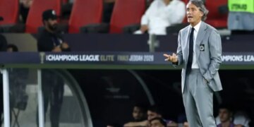 E pabesueshme në Katar: Al Sadd i Mancini rrezikon të humbasë titullin që sapo festoi