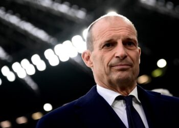E papritur te Milani, Allegri afër ndërprerjes së marrëveshjes, e pret një sfidë tjetër intriguese.