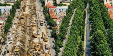 Eh, llafet i merr lumi, shkruan Rama teksa publikon pamje nga transformimi i Lumit Lana