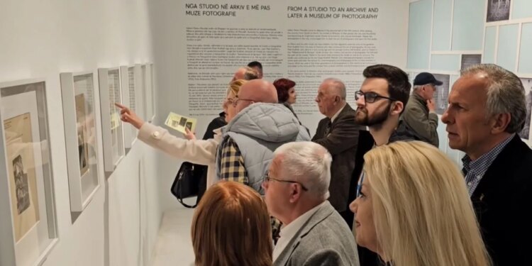 Ekspozita për Rrok Zojzin, fotografitë etnografike të Zojzit në Marubi për herë të parë