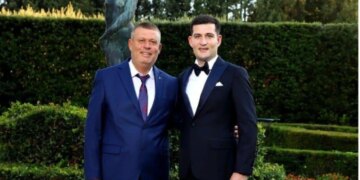 Emotionale e papritur: Babai i Arbër Hajdarit përshkruan një anë të re të të birit në “Goca dhe Gra”: Je djalë “babë”, të kam dhënë përgjegjësinë për udhëheqjen e familjes.