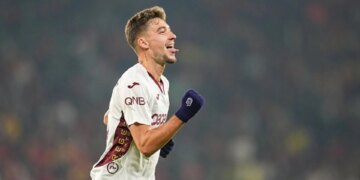 Ernest Muçi nuk arrin të përfshihet dhe Trabzonspor e lë jashtë ekipit.