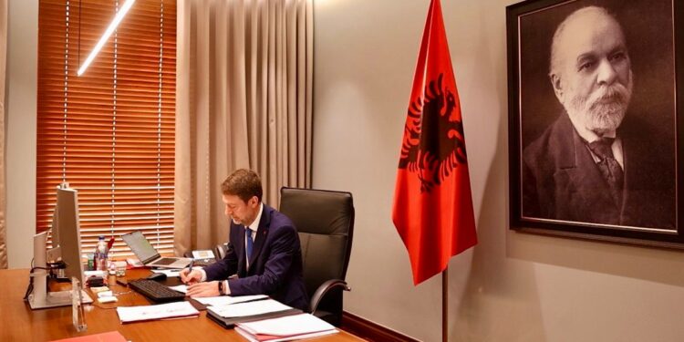 Ferit Hoxha: Kosova nuk është e vetme; çdo cenim i sigurisë së Prishtinës është cenim edhe për Tiranën