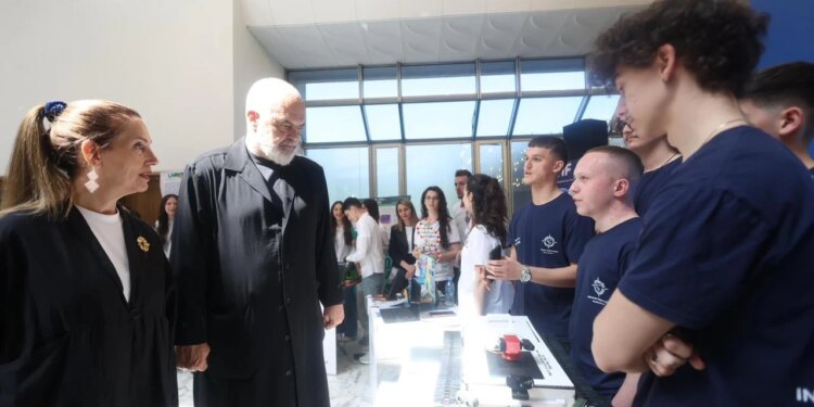 Festivali Kombëtar i Shkencës: Rama — rriten financimet për start-upet dhe më shumë bashkëpunim me shkollat e mesme