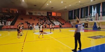 Finalja e basketbollit të femrave: Flamurtari nis me fitore 90-58 ndaj Tiranës në Vlorë
