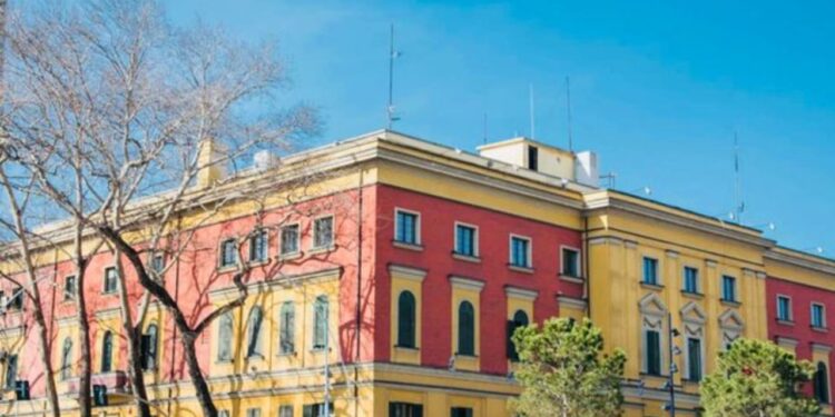 Financat publike: të ardhurat rriten 13.3% në tremujorin e parë 2026, performancë pozitive në tatime e dogana