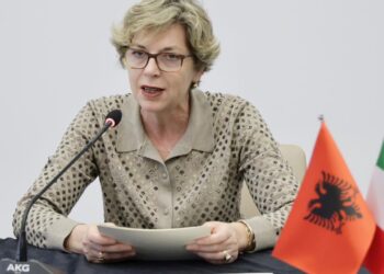 Firmoset memorandumi për Shëndetin Publik; ministrja Sala: Jemi jo vetëm reagues, por edhe kontribues në zgjidhje