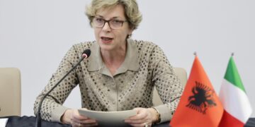 Firmoset memorandumi për Shëndetin Publik; ministrja Sala: Jemi jo vetëm reagues, por edhe kontribues në zgjidhje