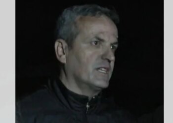 Flakët e nisura në një biznes në katin e parë, drejtori i zjarrfikësve: Fasada ndihmoi për përhapjen e zjarrit.