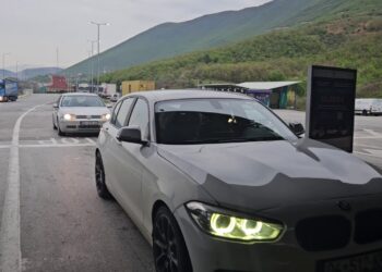 Fluks i madh në pikën kufitare të Morinës, mijëra qytetarë në Shqipëri për pushime gjatë 24 orëve të fundit