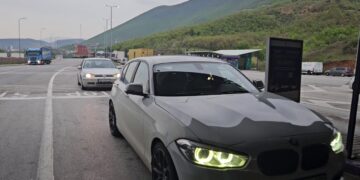 Fluks i madh në pikën kufitare të Morinës, mijëra qytetarë në Shqipëri për pushime gjatë 24 orëve të fundit