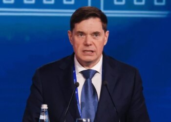 Forbes: Pasuria e miliarderëve rusë u rrit 11%, duke arritur 696.5 miliardë dollarë