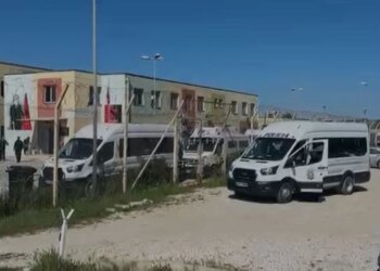 Forcat Operacionale të Burgjeve po zbarkojnë në qytetin e Vlorës, duke zhvilluar kontrolle të befasishme në paraburgim