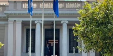 Foto-lajm: Vizita zyrtare në Athinë, kryeministri Edi Rama pritet nga Mitsotakis