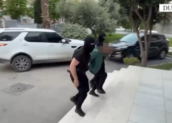Gjetën 8 kilogramë kanabis në banesë të pabanuar, arrestohet 30-vjeçari në Durrës