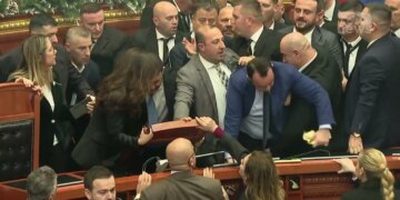 Gjykata Administrative rrëzon masat disiplinore që përjashtuan deputetët e PD nga Kuvendi për 30 ditë