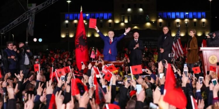 Gjykata Kushtetuese e konfirmon qëndrimin në burg, reagon Ilir Meta: Në seancën e parë të gjykimit, do të jem përballë...