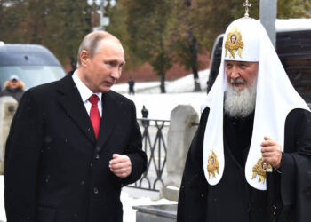 Gjykata ruse shpall dënimin prej 8 vitesh burg për skulptorin gjerman që portretizoi Putinin dhe Patriarkun rus në situata erotike.