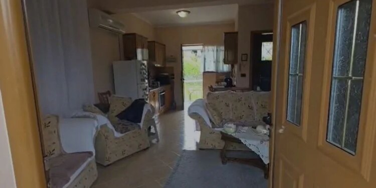 Hajduti gjen vdekjen brenda një banese në Fier gjatë tentativës për grabitje