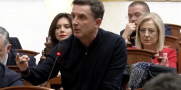 “Herë në Bruksel, herë në Kosovë” / Braçe kërkon interpelancë për ministrin e Bujqësisë: Kjo situatë nuk duhet të përsëritet.