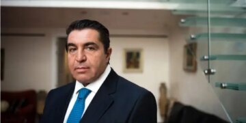 I dërguari i Trump, Zampolli: E kam zemrën e kaltër; ndoshta Abodi ëndërron Italinë në Botëror