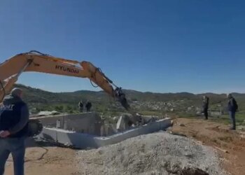 IKMT ndërmerr veprime në Vlorë, shembet ndërtesa e paligjshme