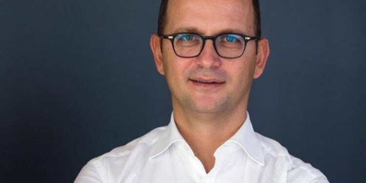 Ngjarjet e fundit në Shqipëri, reagon ish-ministri socialist/ Ditmir Bushati: Pa sundim të ligjit dhe zgjedhje të lira, rruga drejt Europës mbetet iluzion